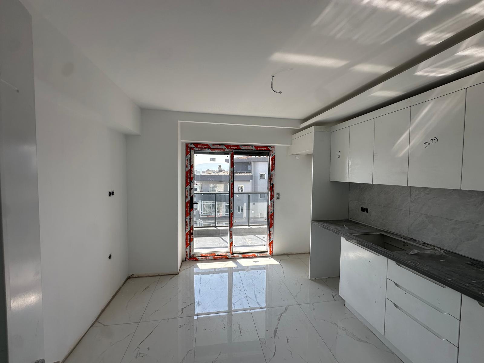 ÖZMERT UĞURCAN AKDAĞ'DAN MÜKEMMEL KONUMDA YERDEN ISITMALI 3+1